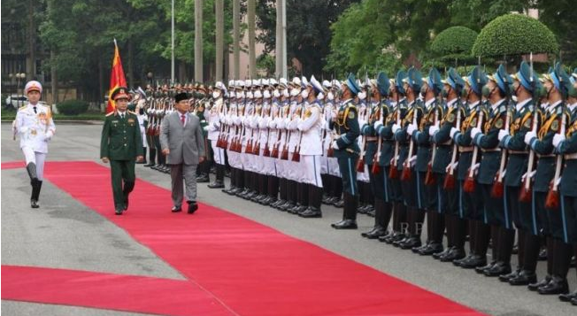 Prabowo Temui Menhan Vietnam Bahas Kerja Sama Industri Pertahanan